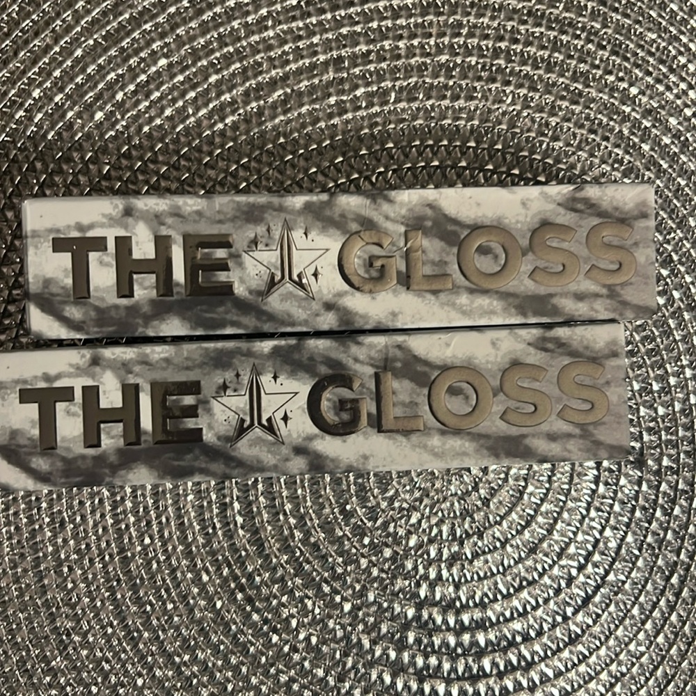 Jeffree star ⭐️ glosses, Heavens Gate and Six Feet Under. Beautiful shades